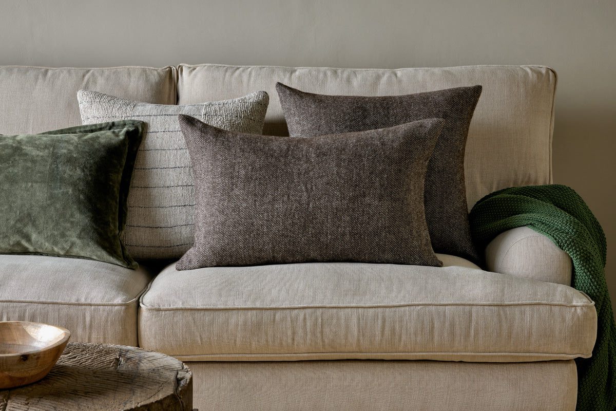 DI1302-60x40cm-DilliWoolCushionCover-Brown1.jpg