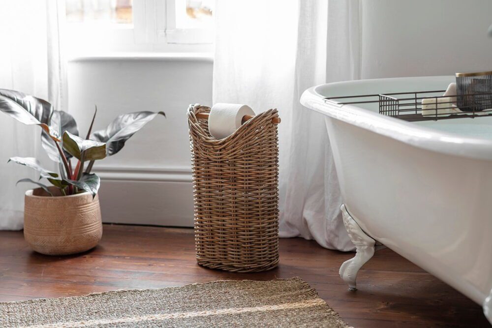 Amandi Toilet Roll Holder