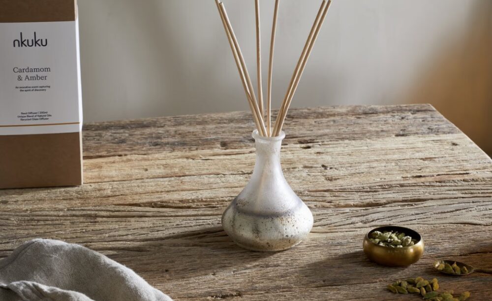 Cardamom & Amber - Reed Diffuser -Aged Smoke- 200ml