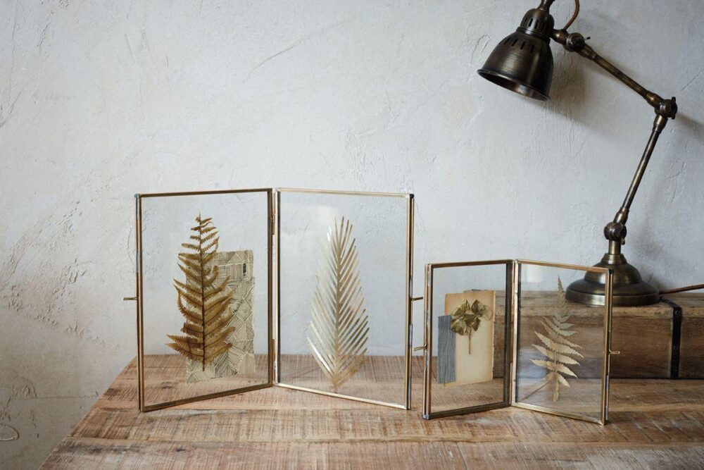 Folded Danta Frame - Antique Brass - Portrait 8 x 10"