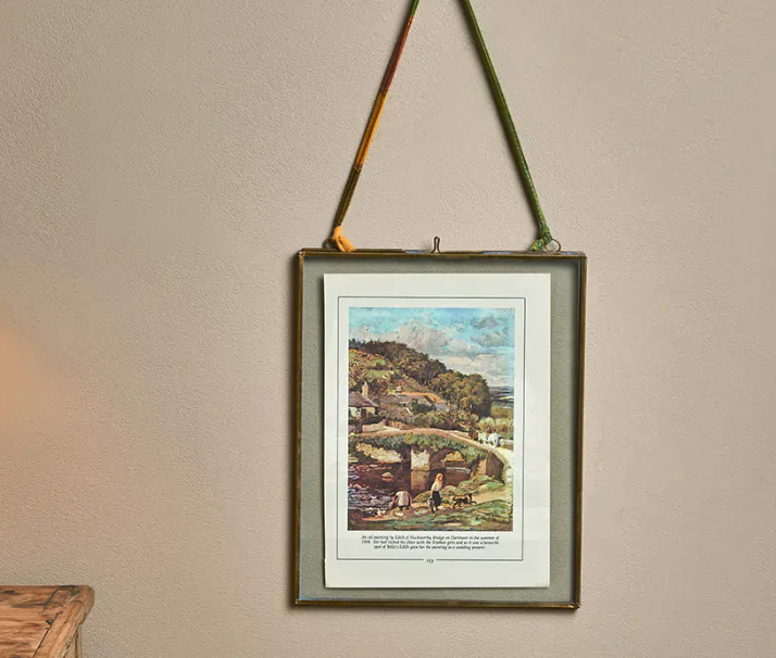 KIKO BRASS FRAME - ANTIQUE BRASS - 8X10 PORTRAIT